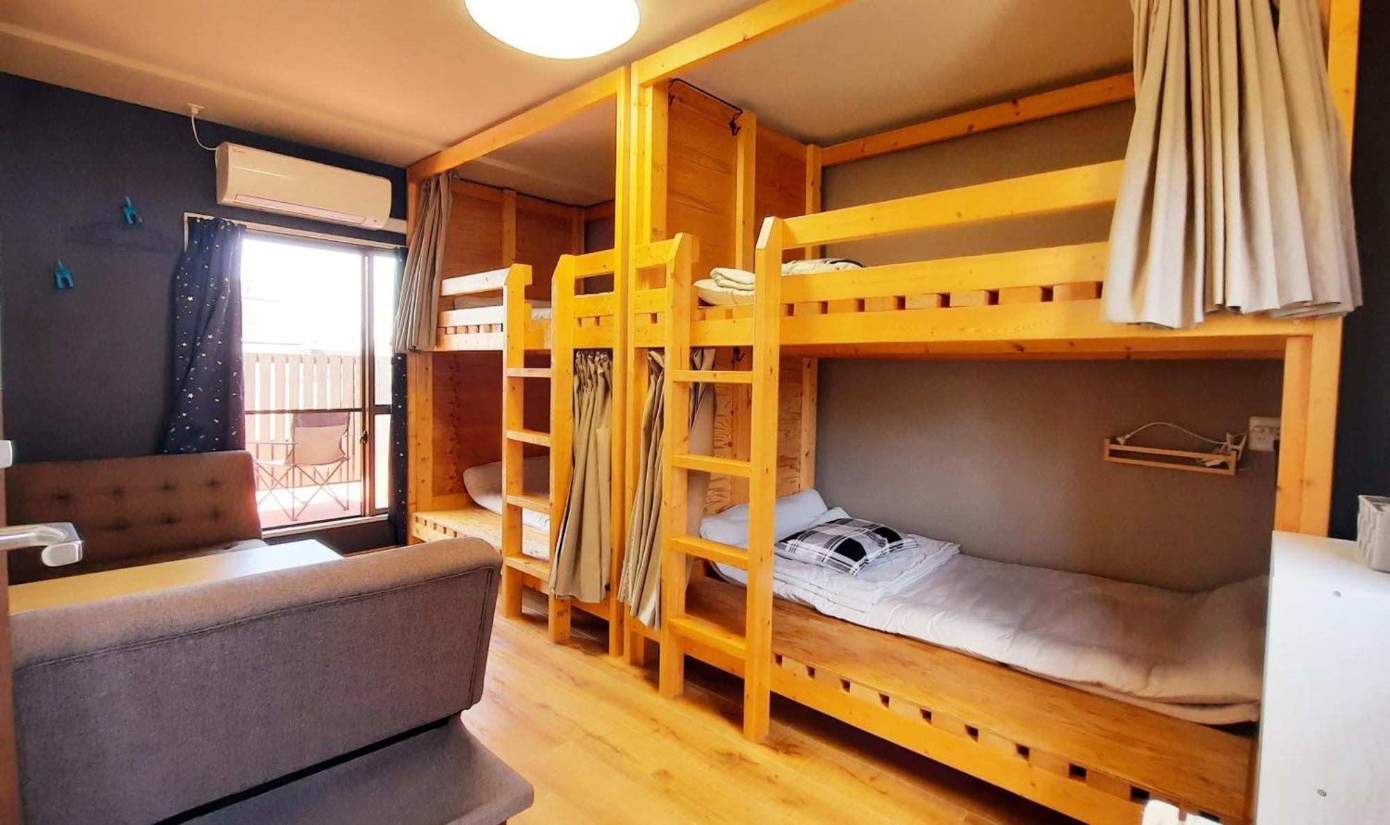 Guesthouse Yours Osaka Bagian luar foto