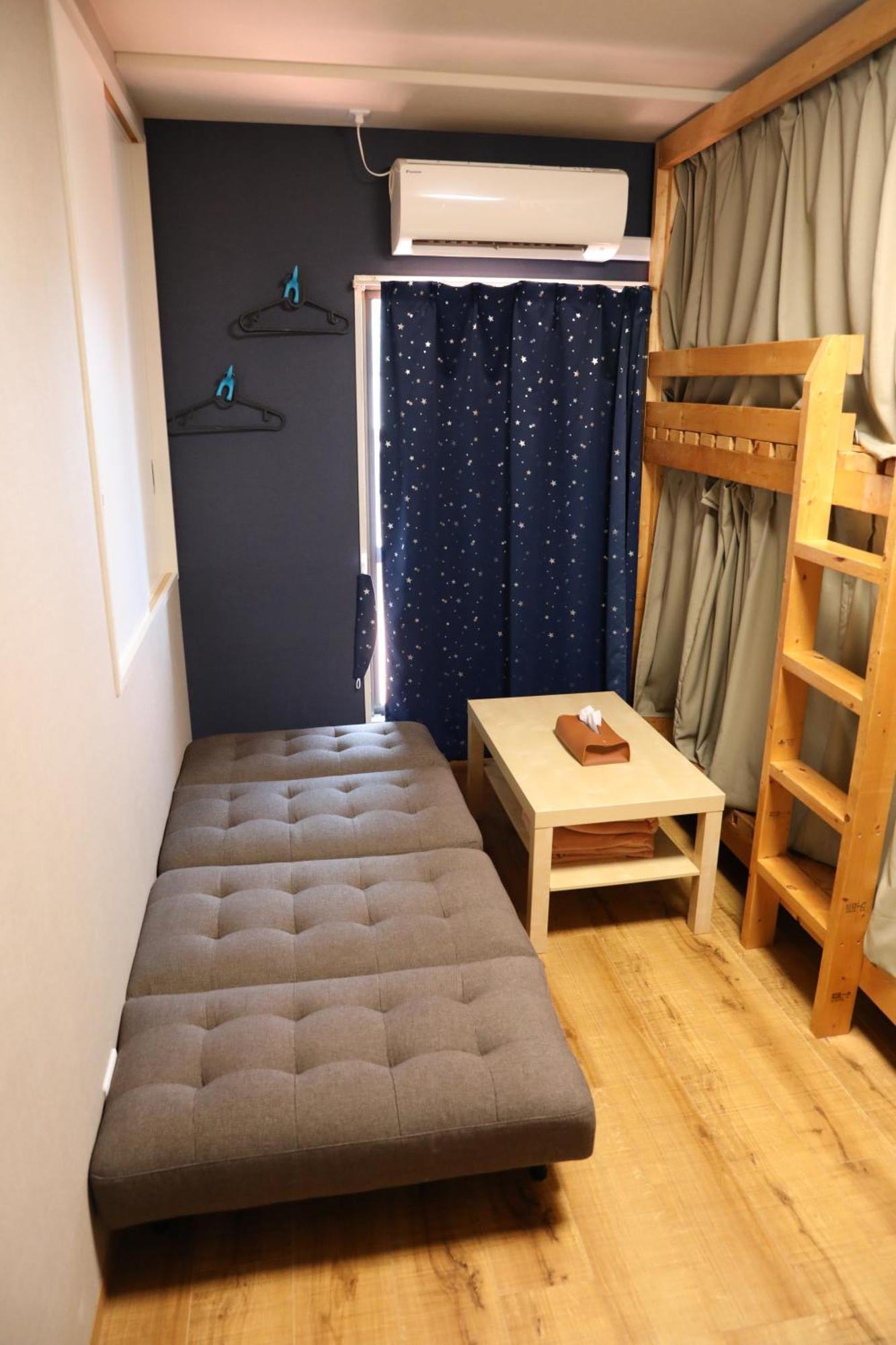 Guesthouse Yours Osaka Bagian luar foto