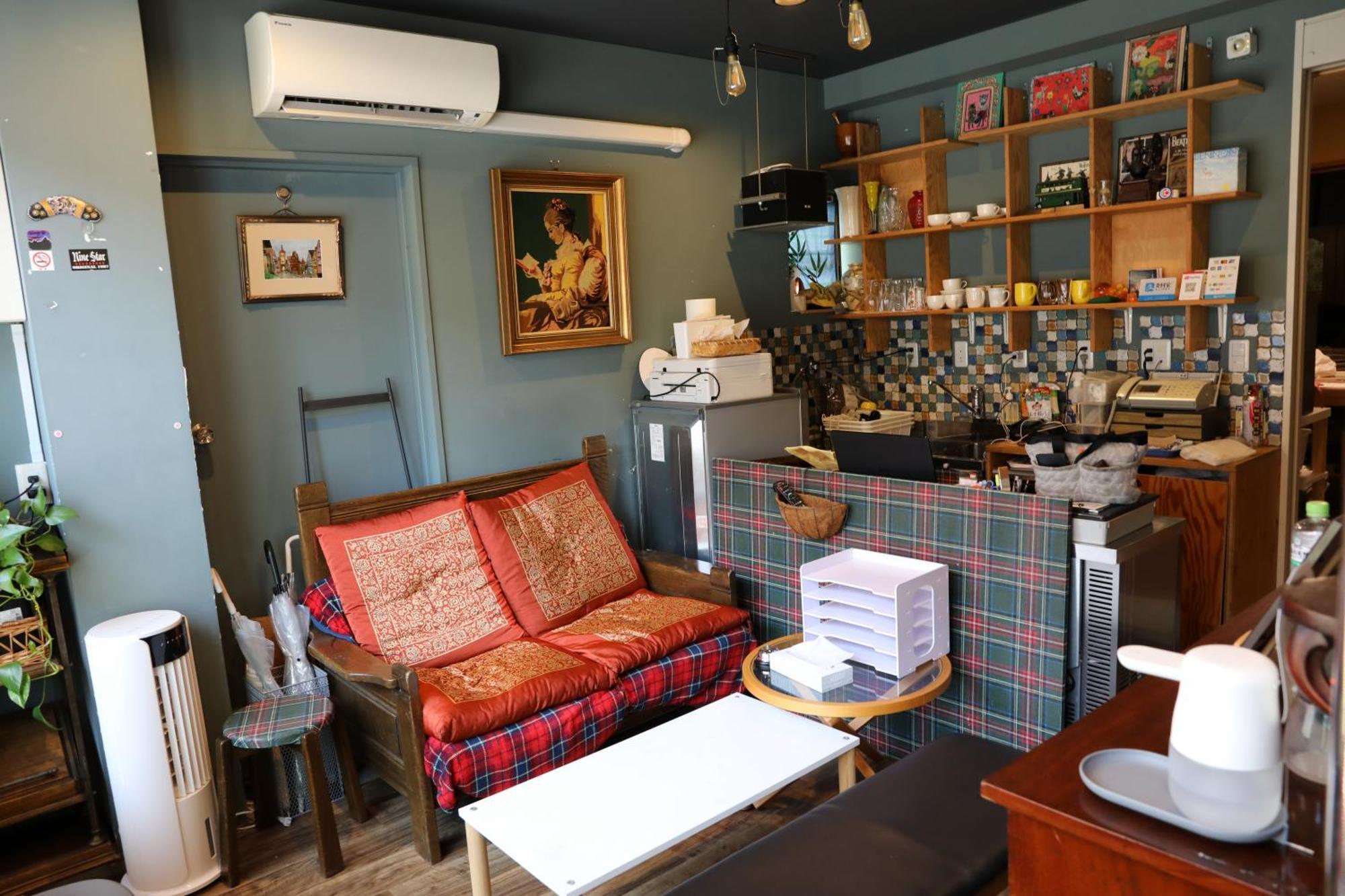 Guesthouse Yours Osaka Bagian luar foto