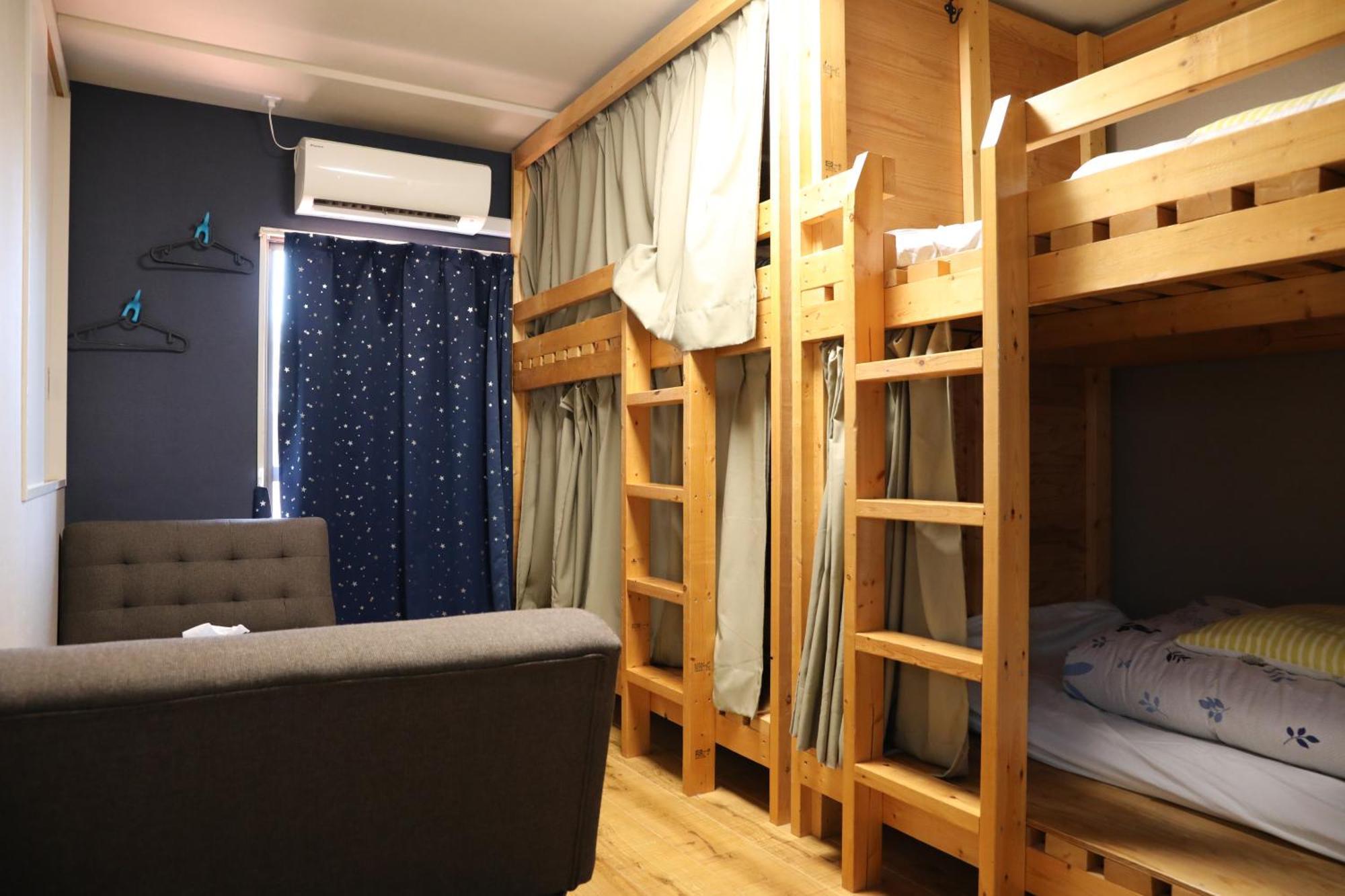Guesthouse Yours Osaka Bagian luar foto