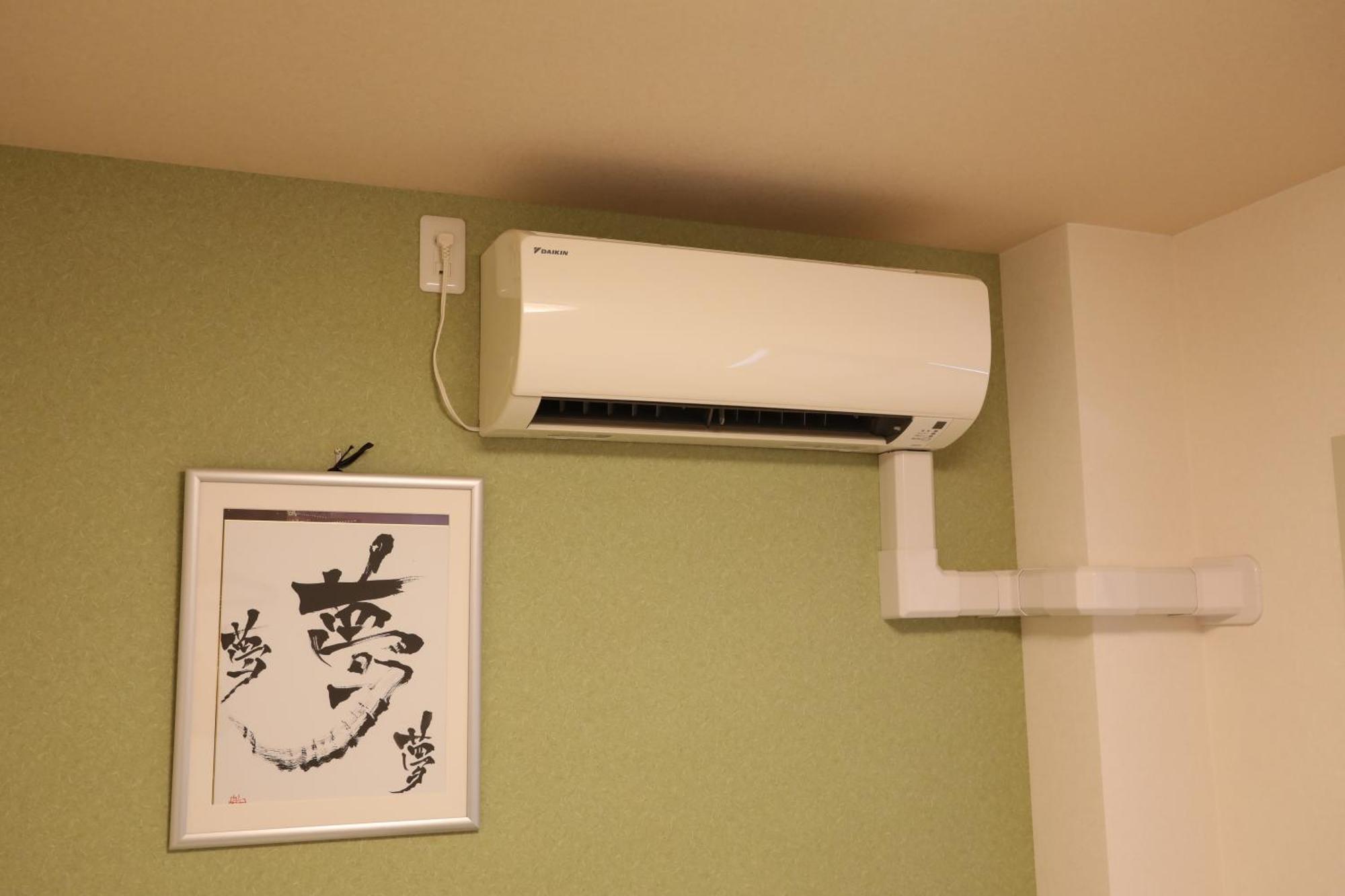 Guesthouse Yours Osaka Bagian luar foto