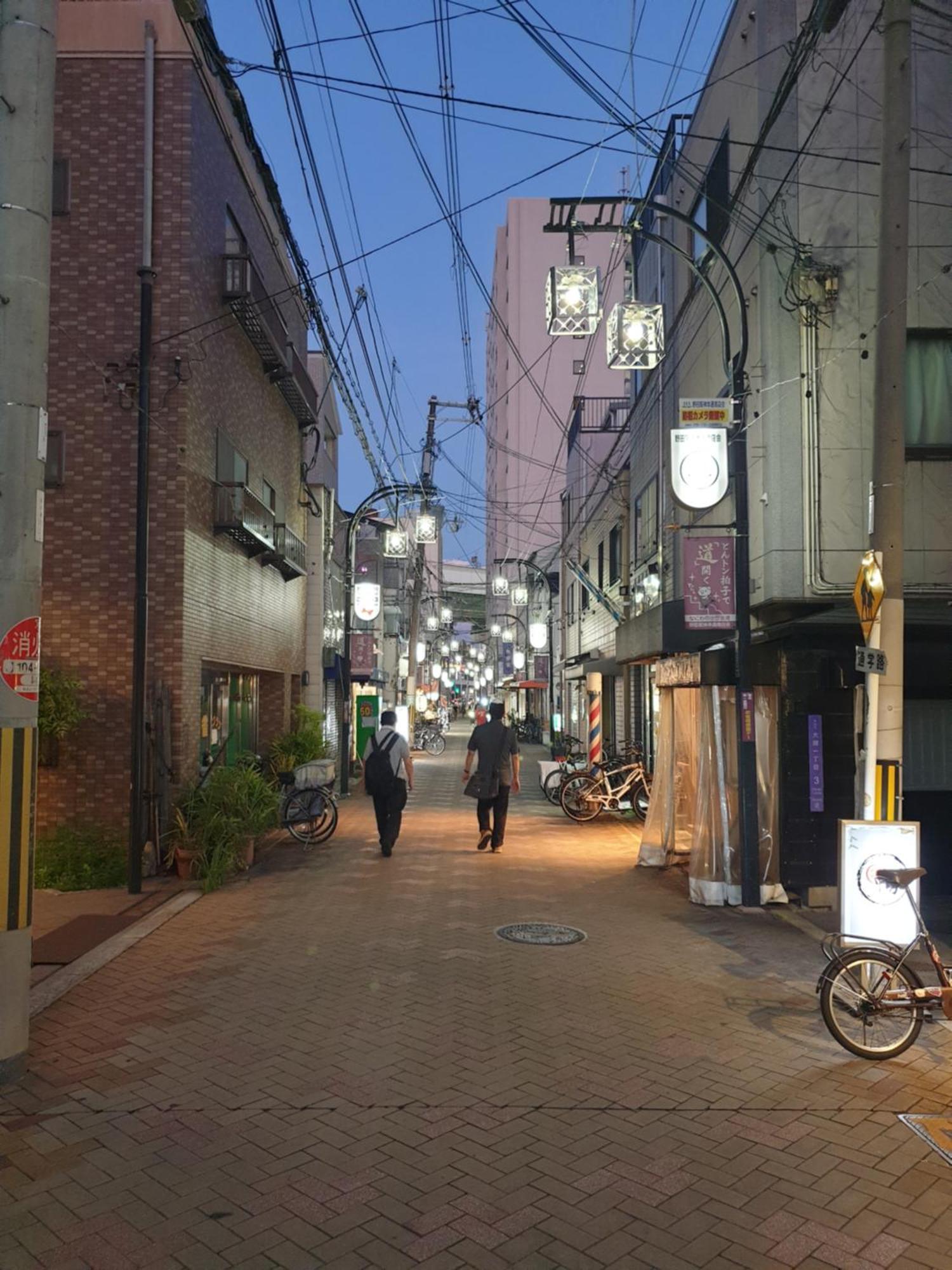 Guesthouse Yours Osaka Bagian luar foto